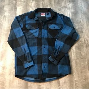 Wrangler Men’s Blue & Black Fleece Button Down